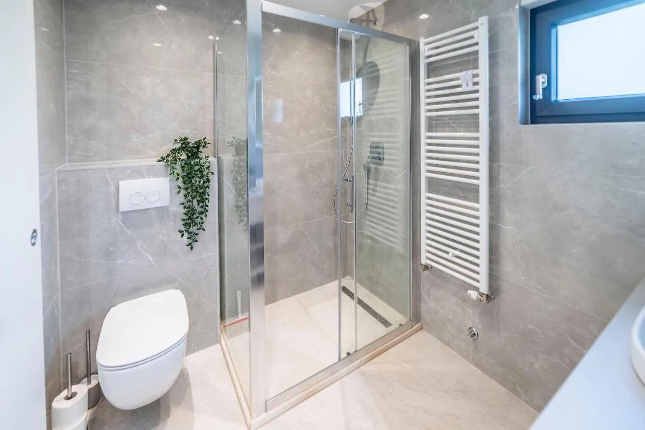 Pinna Residence - Galija Pola 0*,
